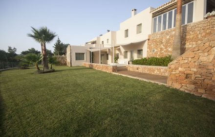 Magnificent Finca-Style Property With Peaceful Countryside Views – IBZ022