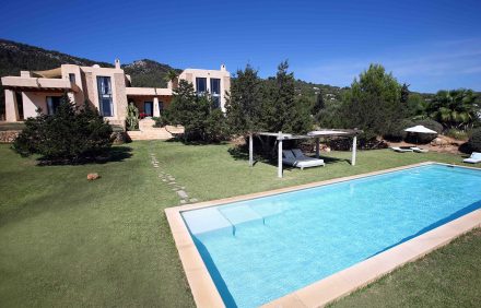 Modernist Villa With Bohemian Interior – IBZ037