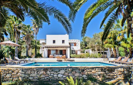 Charming Rural House With Views of The Countryside and Sea – IBZ060