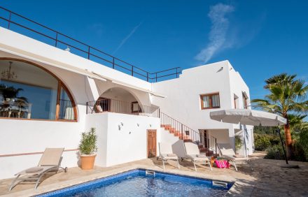 Beautiful Villa With Amazing Dalt Vila and Sea Views – IBZ009