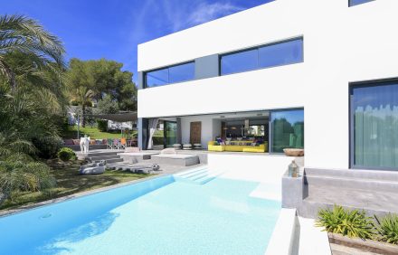 Beautiful Villa With Stunning Pool Close to Ibiza Town – IBZ015