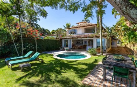 Luxury and Exclusive Beachfront Mansion – BUZ044