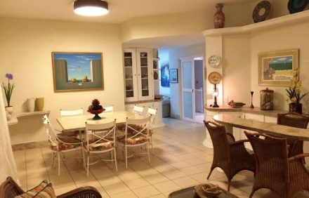 Belo Apartamento na Praia do Forte – CBF002-AC
