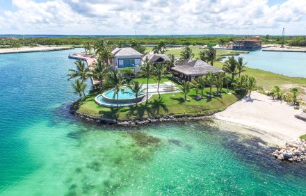 Unique Masterpiece With Private Beach And Marina Views In Punta Cana – DOM036