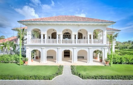 Rare Tuscany-Like Villa Overlooking The Beach In Punta Cana – DOM041