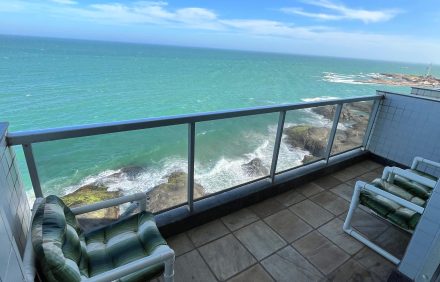 Oceanfront 3BR with Balcony & View – GUA001