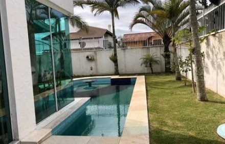 Classic and Beautiful House in Jurerê – FNL006