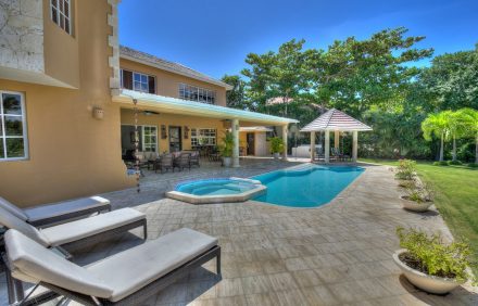 Exquisite Golf View And Front Villa in Punta Cana – DOM006