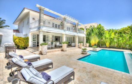 Luxury Golf View Villa In Punta Cana – DOM024