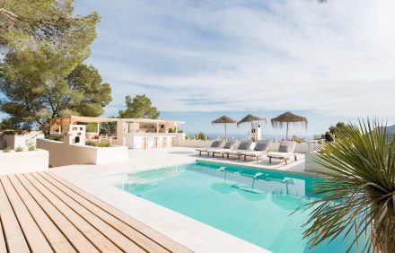 Unique Hillside Villa With Incredible Sea Views – IBZ062