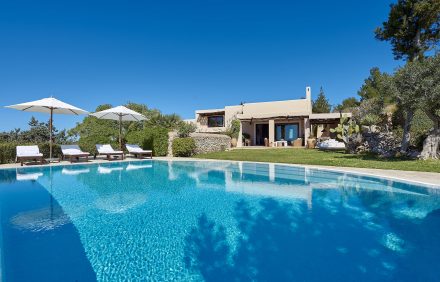 Modern and Private Villa With Amazing Views – IBZ017