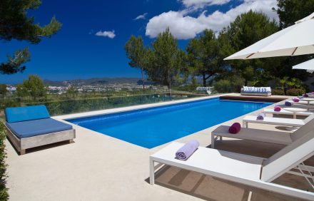 Stunning Modern Property With Panoramic Views – IBZ071