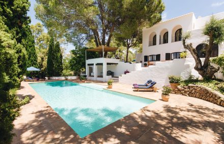 Wonderfully Appointed Villa in The Heart of Ibiza – IBZ032