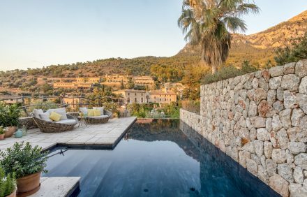 Wonderful Town House With Stunning Mountain and Sea Views – PMA005